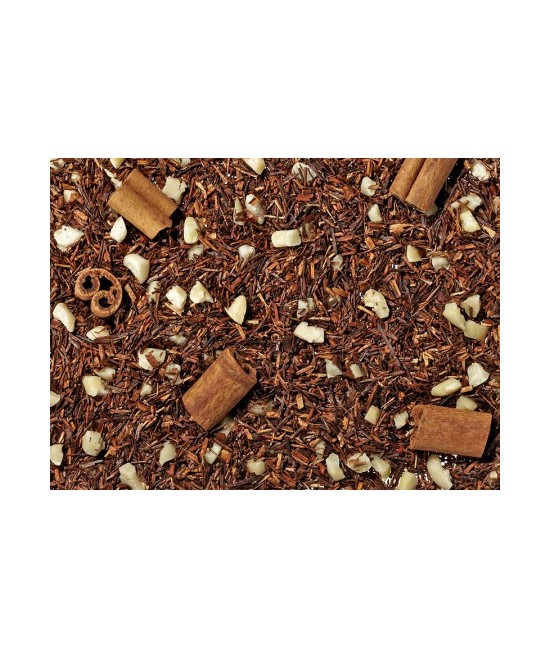 é Rooibos, trocitos de almendras, barras de canela, aroma

La bebida refrescante clásica española o latinoamericana hecha con