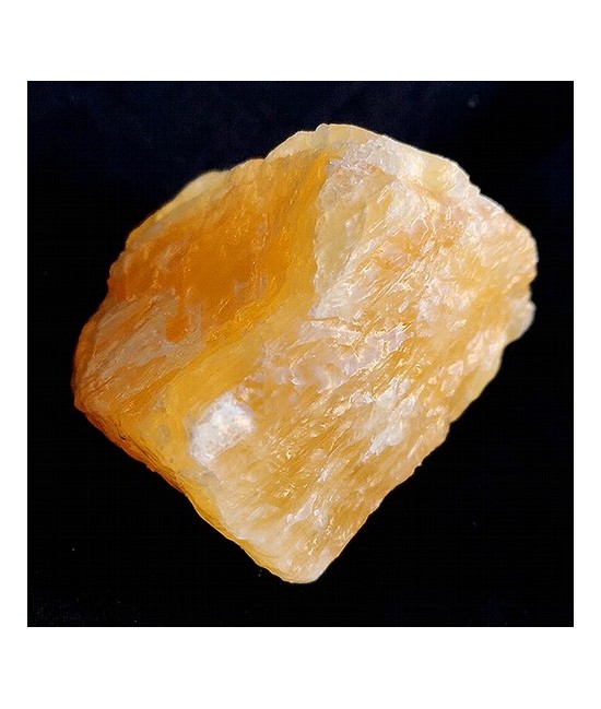 Calcita Amarilla en bruto,con un alto e intenso color amarillo anaranjado.Ejemplares aprox de 3-6 cmts.
