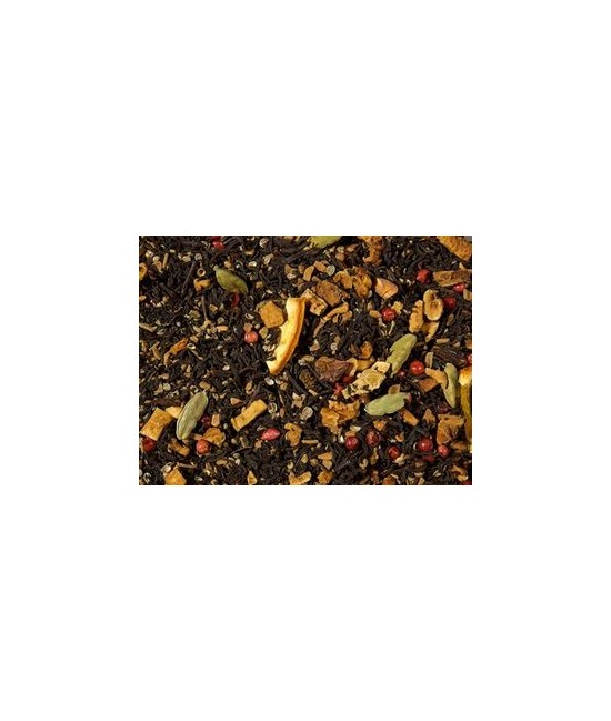 Té negro (47%), trozos de manzana, trocitos de canela, cilantro, aroma, cardamomo entero, rodajas de naranja, pimienta en grano