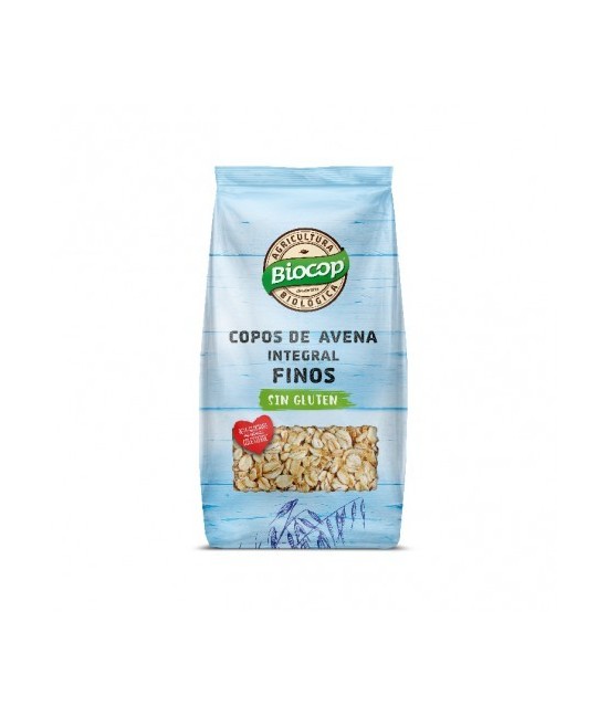 Copos de avena integral finos sin gluten. La avena es uno de los cereales más completos. Sabrosa, nutritiva y reparadora. Los c
