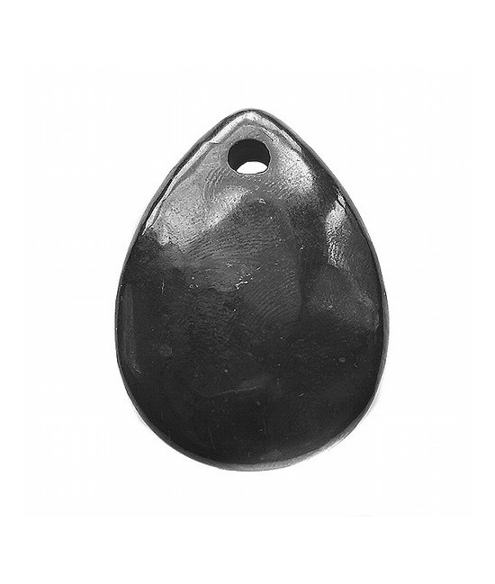 Colgante de shungita en forma de lágrima.

Incluye cordón de seda negro 

Medida: 50x35mm

Medida del cordón: 60cms