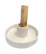 Diámetro: 10,50 cm

Altura: 5cm

Diámetro del hogar: 3,50 cm

Material: Cerámica

color blanco