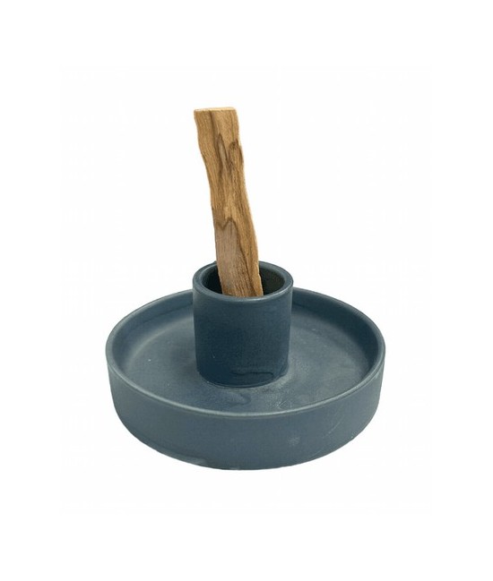 Diámetro: 10,50 cm

Altura: 5cm

Diámetro del hogar: 3,50 cm

Material: Cerámica

Color azul