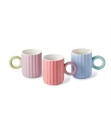 ¡Felicidad! ¡Su nombre lo dice todo! Porque esta hermosa taza nos trae alegría. ¿A ti también? Su vibrante combinación de color