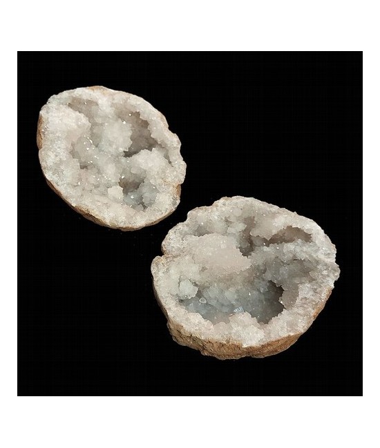 Geoda de Cuarzo.

Procedencia: MARRUECOS

Tamaño: 12- 20 cm

Peso: 1-2kg aprox.

PRECIO POR UNIDAD

(SE VENDE LA GEOD