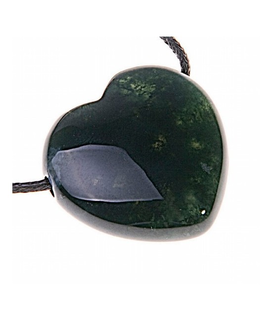 Colgante Corazón de Ágata Musgo perforado, con Hilo encerado de cuero.
Medidas: 30x30x7 mm.
